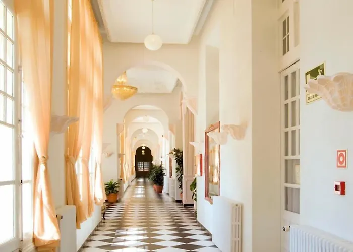 Balneario Palacio De Salinas 3*