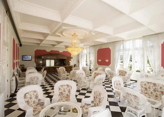 리조트 Balneario Palacio De Salinas 메디나델캄포